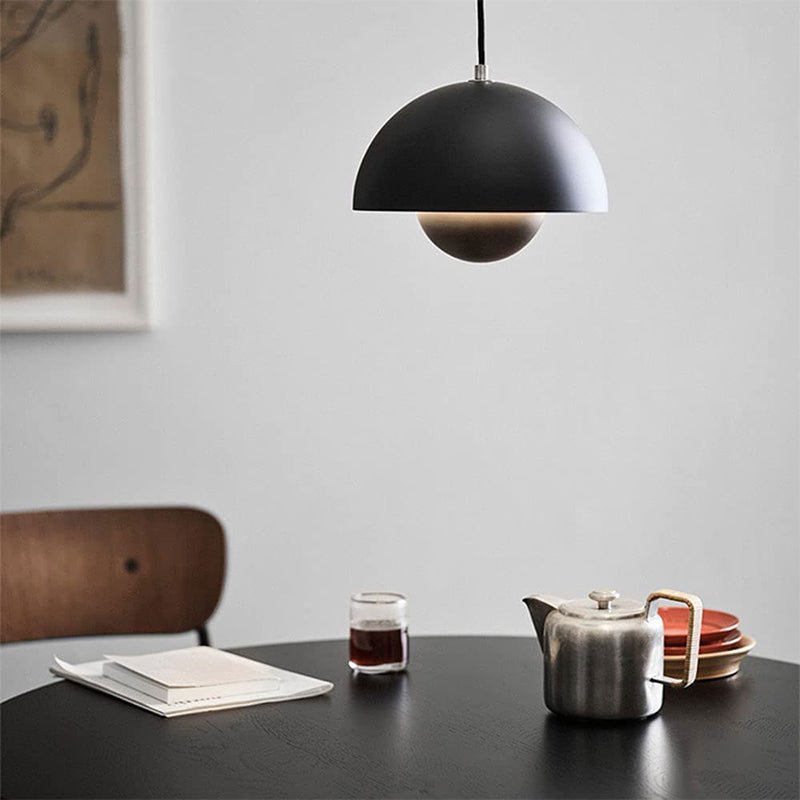 BrightAura Hängeleuchte für stilvolle Beleuchtung in minimalistischem Design.