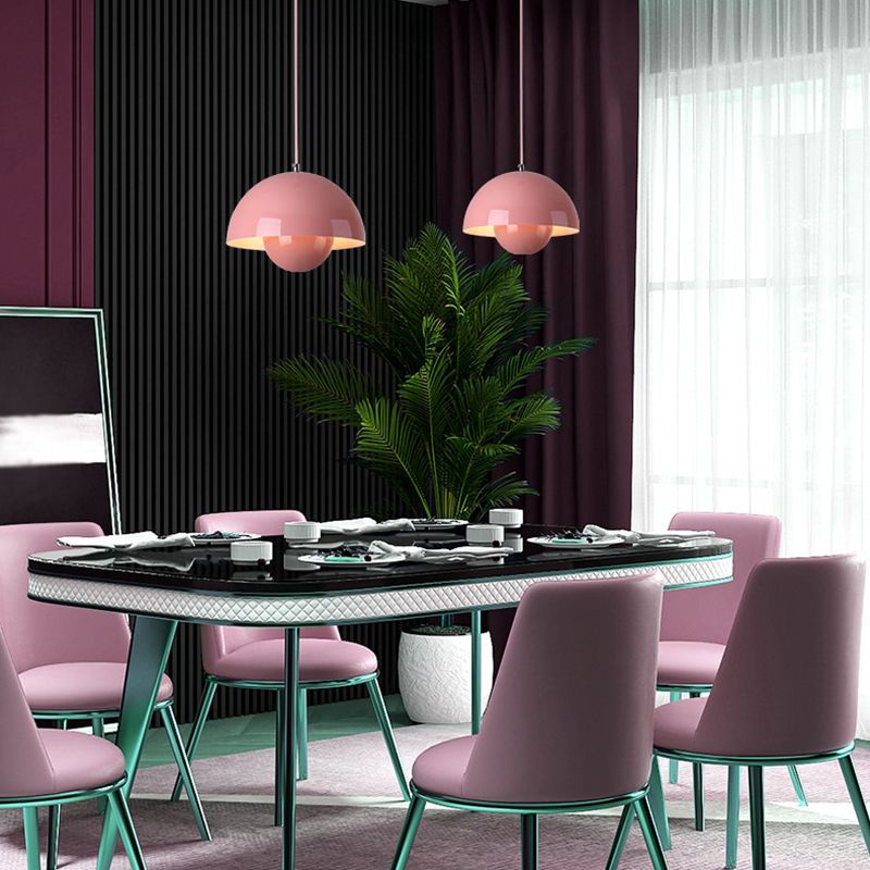 Modernes und zeitloses Design mit der BrightAura Hängeleuchte.