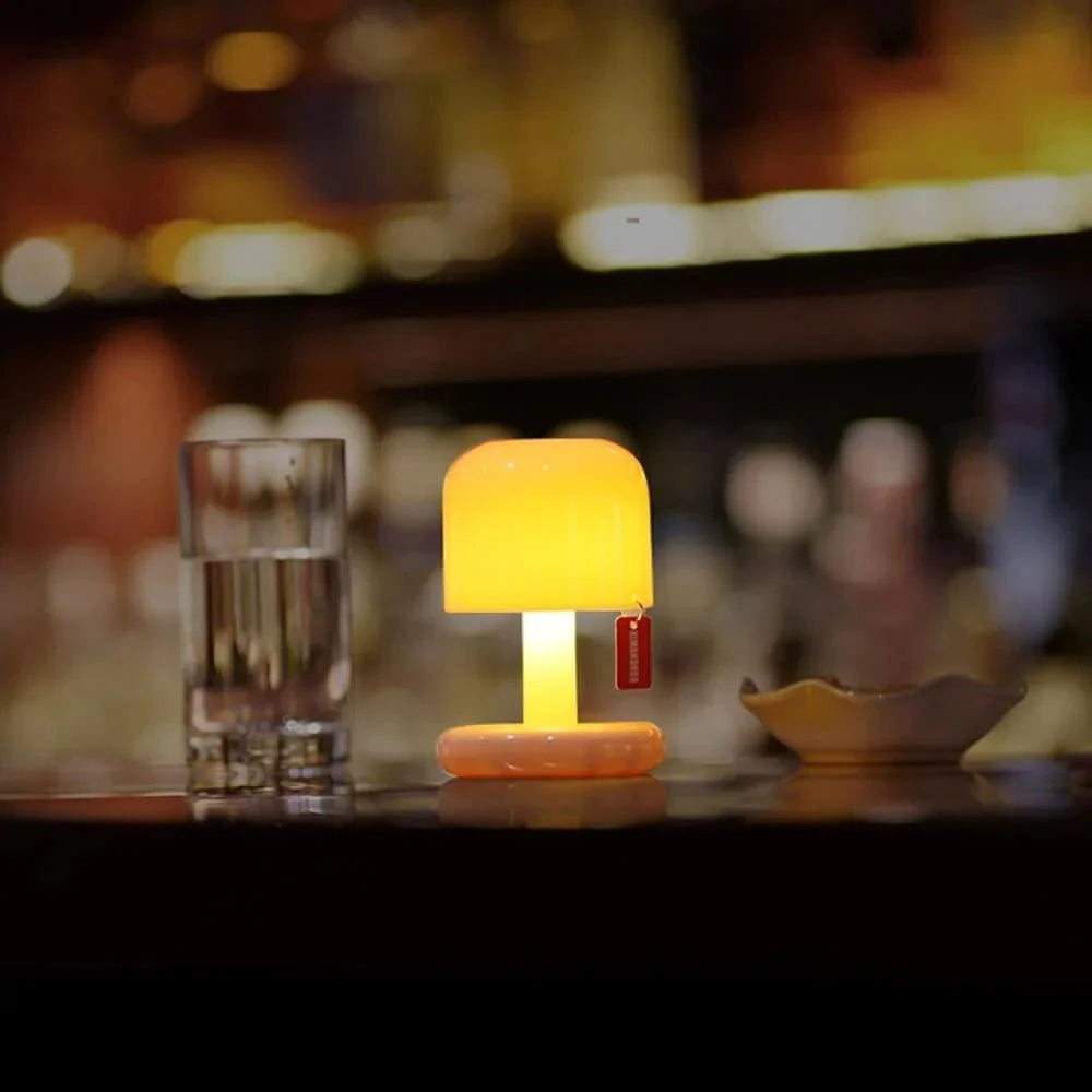 Elegante ZenLight Nachttischlampe für eine perfekte Balance aus Stil und Funktionalität.