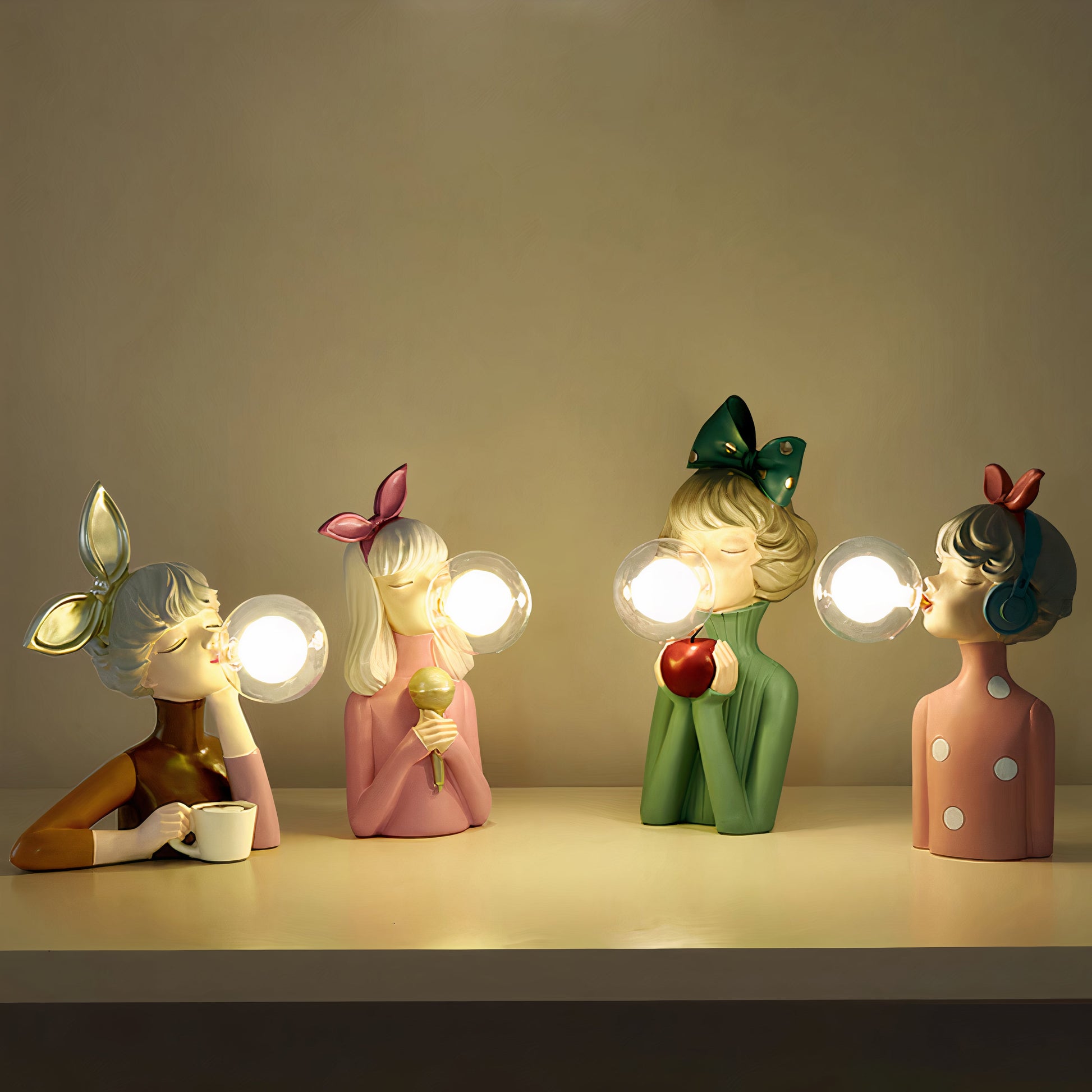 Kreative ArtLume Tischlampe mit einzigartigem künstlerischem Design.