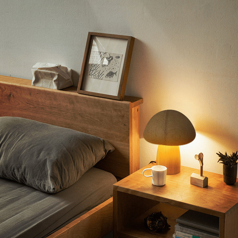 WoodGlow LED-Lampe – Pilzförmiges Design für stilvolle und moderne Innenräume.