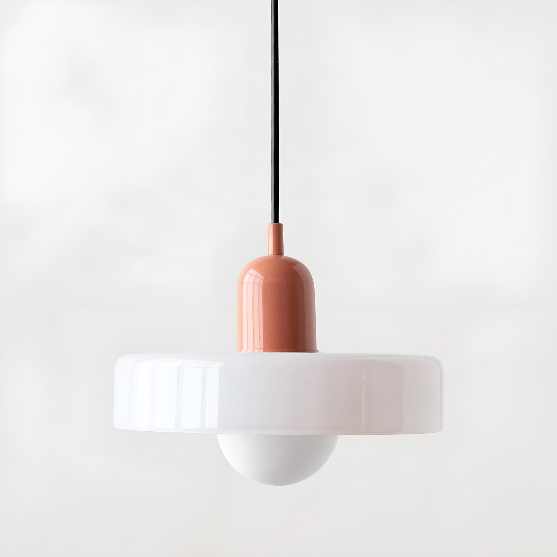Setzen Sie elegante Akzente mit den modernen LumiArt Pendelleuchten.