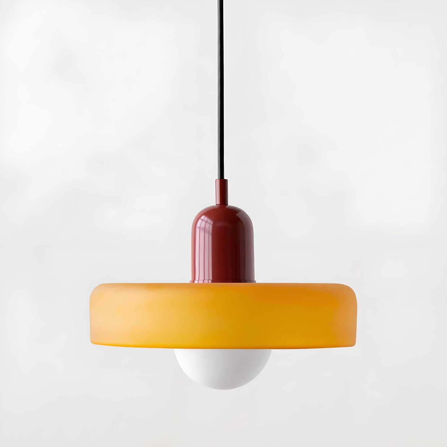 Stilvolle Innenraumgestaltung leicht gemacht – LumiArt Pendelleuchten in modernem Look.