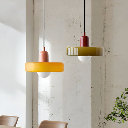 Innenräume aufwerten mit den LumiArt modernen Pendelleuchten.