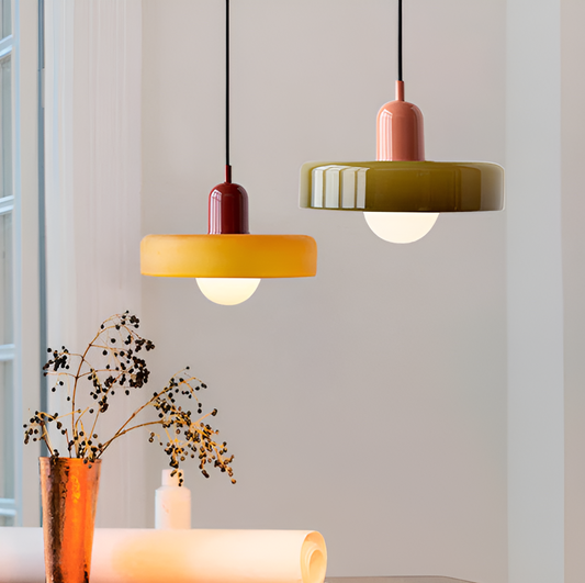 Stilvolle Innenräume erstrahlen mit den LumiArt modernen Pendelleuchten.