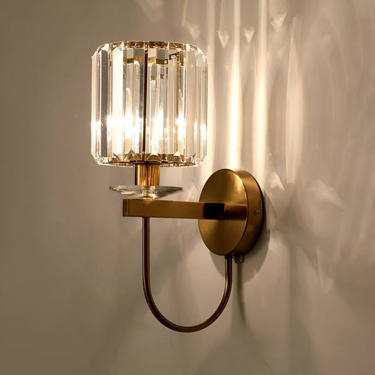 CrystalLuxe Wandlampe – elegantes Design mit glamourösen Kristallakzenten.