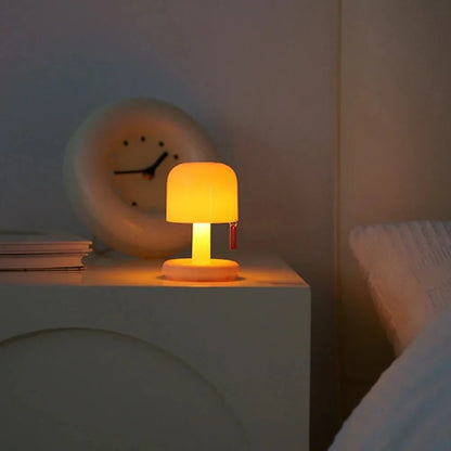 ZenLight Nachttischlampe ideal für Schlafzimmer, Wohnzimmer oder Arbeitsräume.