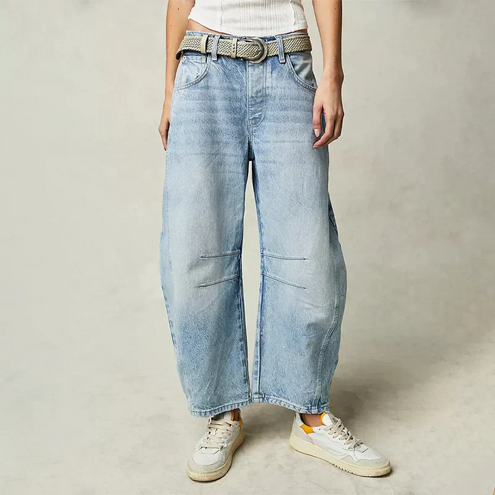 Detailaufnahme des hochwertigen Denim-Stoffes.