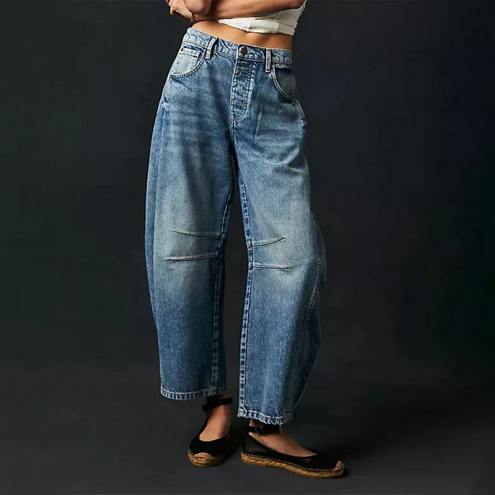 Lässige Jeans mit weitem Schnitt für einen entspannten Look.