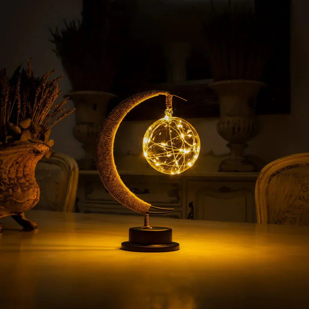 Dekorative LunaGlow Tischleuchte für ein romantisches Zuhause.