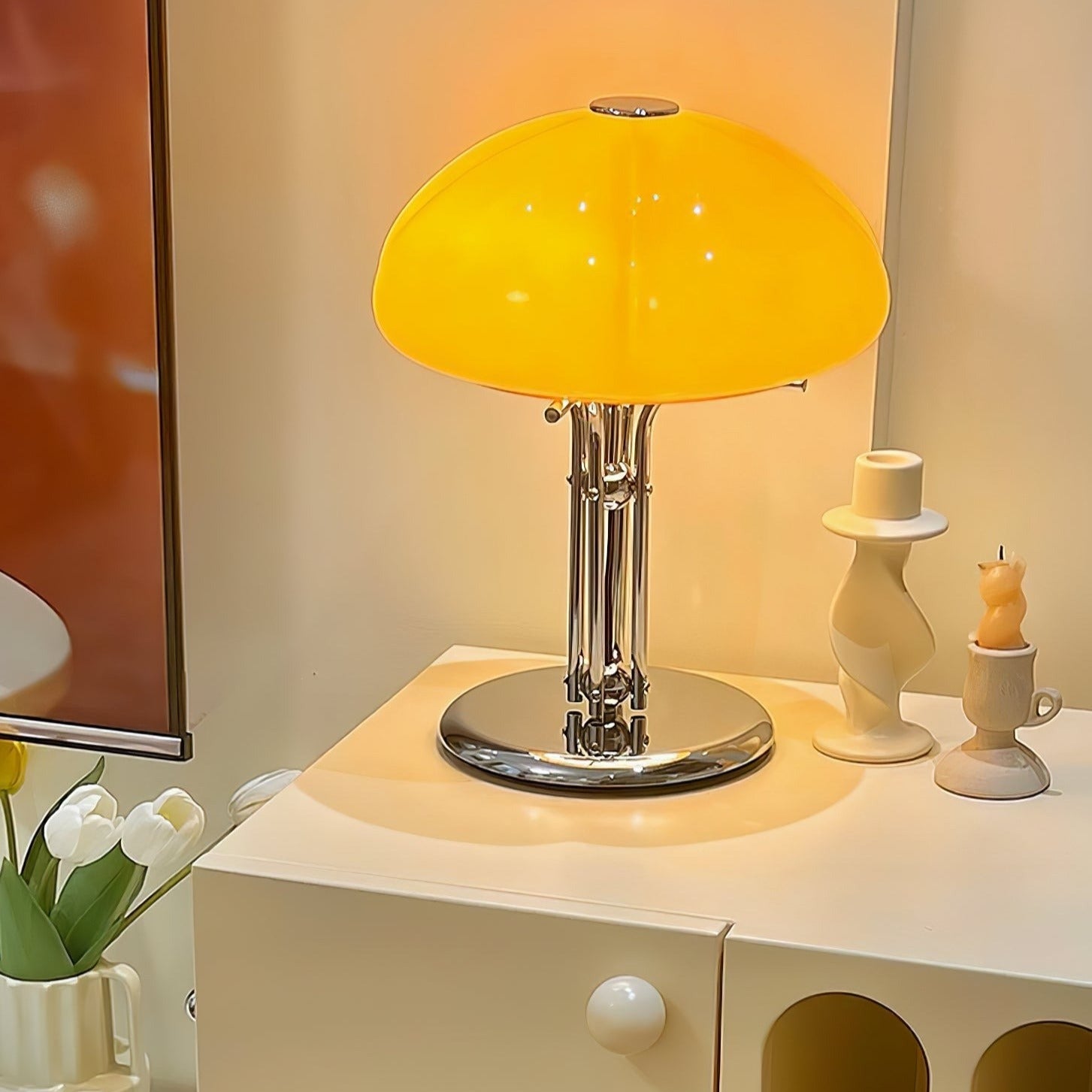 AmberLume Tischleuchte, ideal für moderne und stilvolle Einrichtungskonzepte.