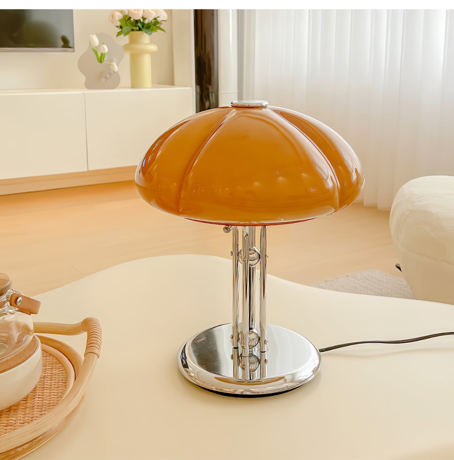 Elegant und funktional, die AmberLume Tischleuchte für Ihr Zuhause.