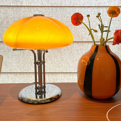 Tischleuchte AmberLume für eine warme und stilvolle Beleuchtungslösung.