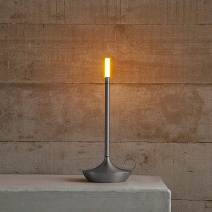 Tischlampe KerzenGlanz Elegante Kerzenform – elegante Tischlampe von KerzenGlanz mit raffinierter Kerzenform für eine edle Einrichtung.