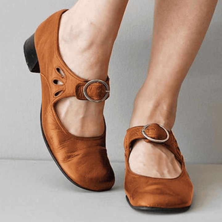 Stilvolle Damenschuhe Mit Schnallendesign | Vintage
