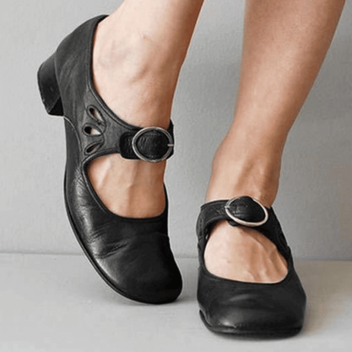 Stilvolle Damenschuhe Mit Schnallendesign | Vintage