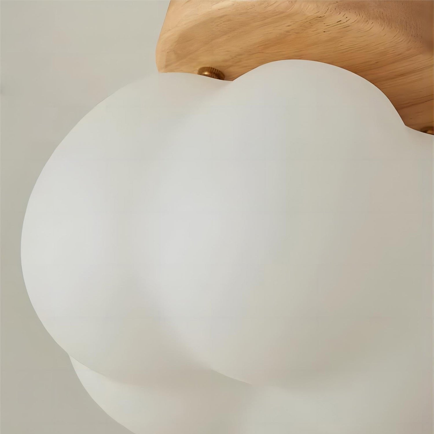 CloudGlow Weiche Wolken-Deckenleuchte – Für eine beruhigende und stilvolle Raumbeleuchtung.