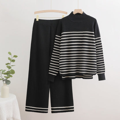Marielle | Damen Oversized Rollkragenpullover & Weite Streifenhose | Dunkelpink