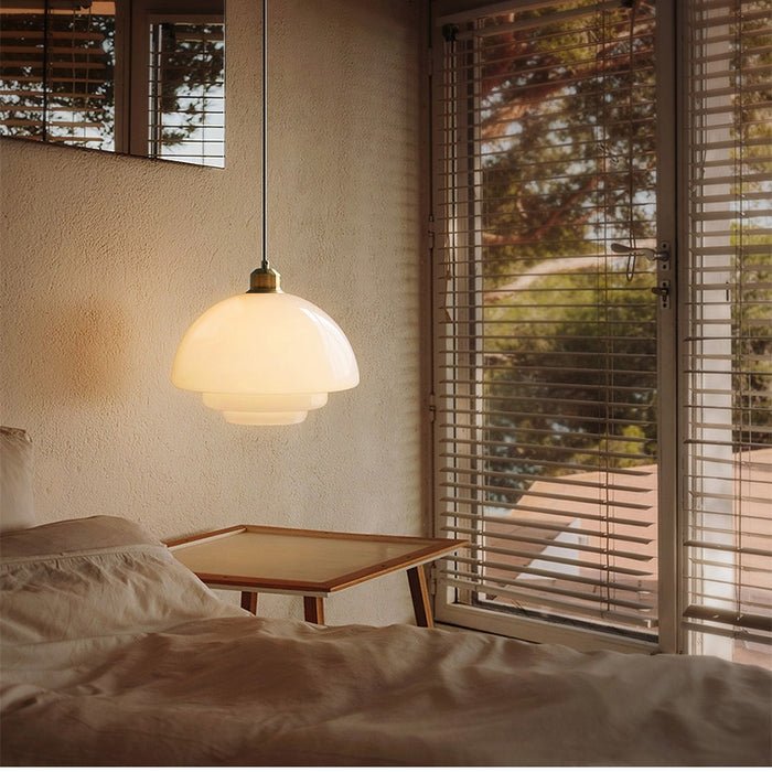 NordicGlow Pendelleuchte für eine moderne und minimalistische Beleuchtung.