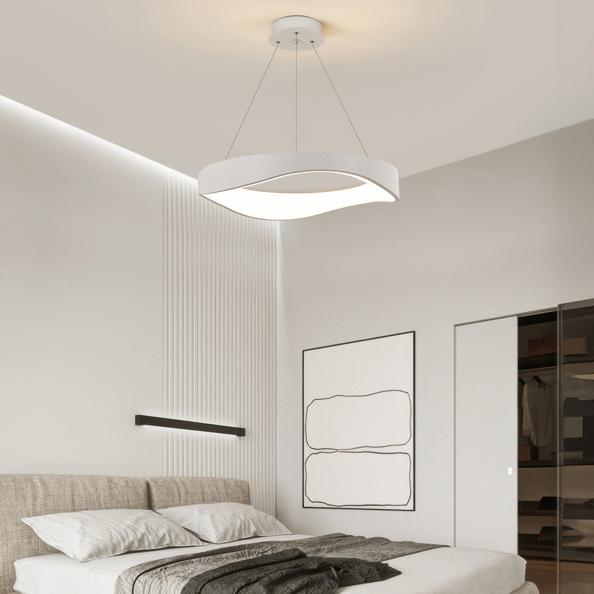 Minimalistische Wellenlicht Pendellampe für dekorative Innenbeleuchtung.
