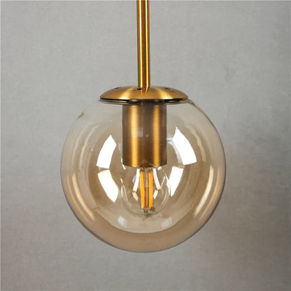 Zeitlose Akzente setzen mit der SphereGlow stilvollen Kugel-Wandlampe.
