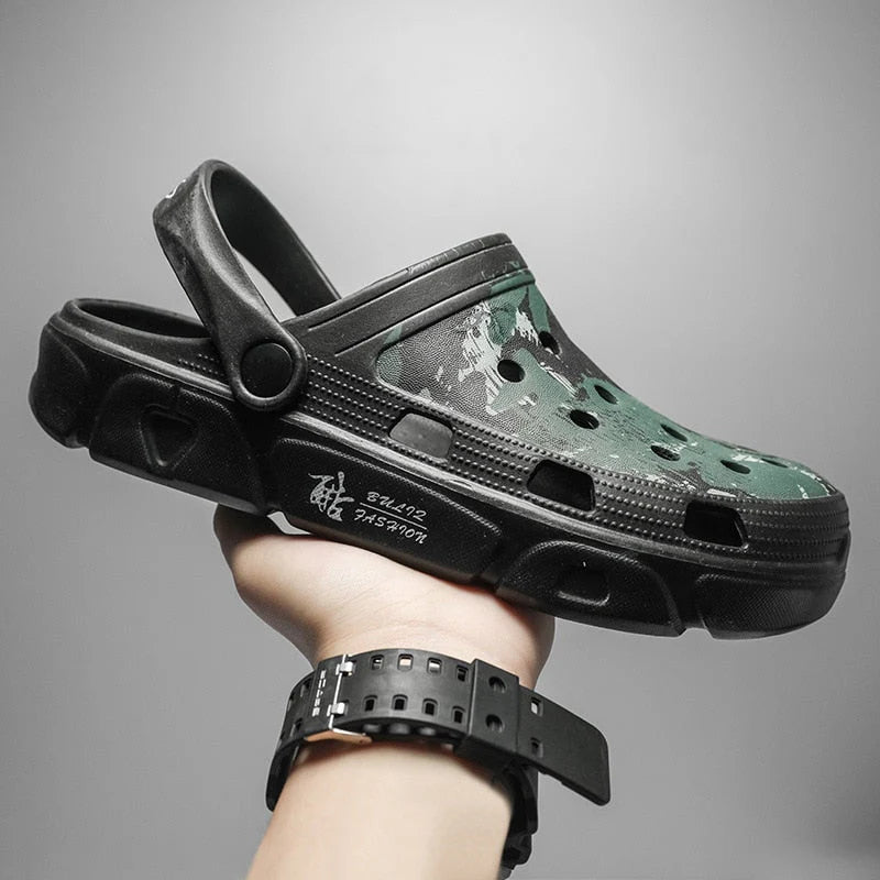 Verstellbare Herren Clogs für zusätzlichen Halt und Komfort.