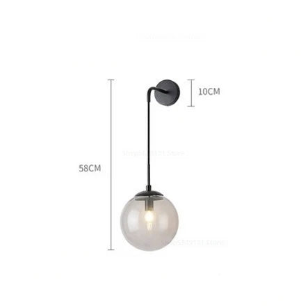SphereGlow – moderne Wandlampe mit einem zeitlosen Kugel-Look.
