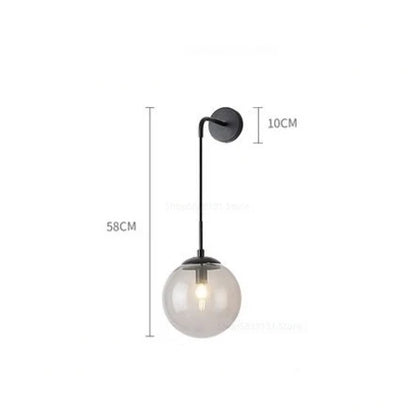 SphereGlow – moderne Wandlampe mit einem zeitlosen Kugel-Look.