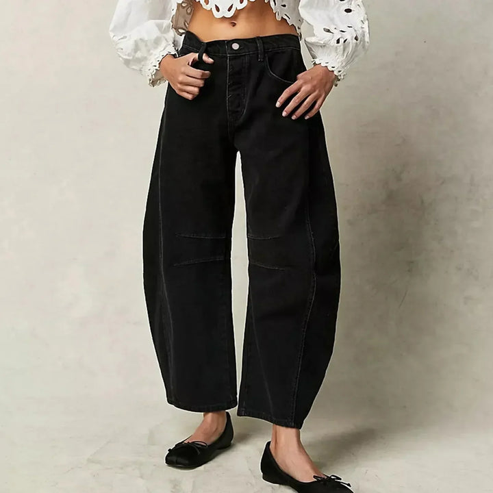 Trendige Denim-Hose mit lockerer Passform für den Alltag.