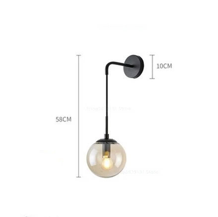 Zeitlose Eleganz erleben mit der SphereGlow stilvollen Wandlampe.