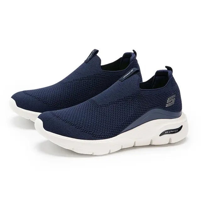 Ergonomische Sneakers mit gepolsterter Sohle.