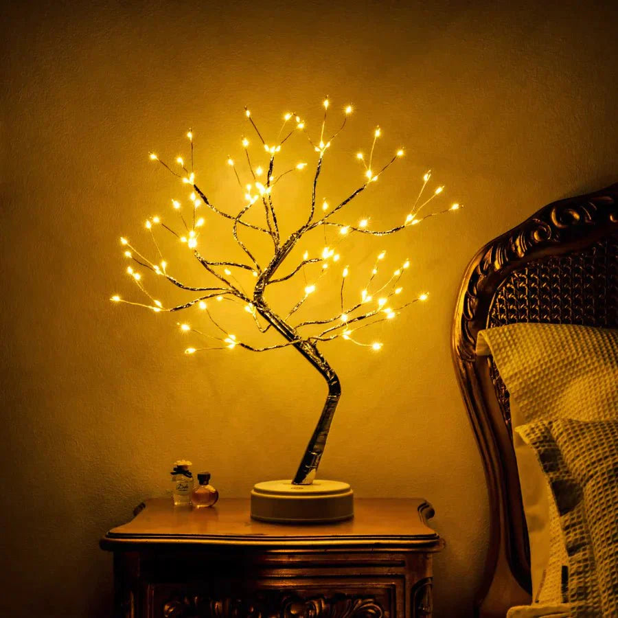 FairyTree Tischleuchte perfekt für Schlafzimmer, Wohnzimmer oder als Dekoration.