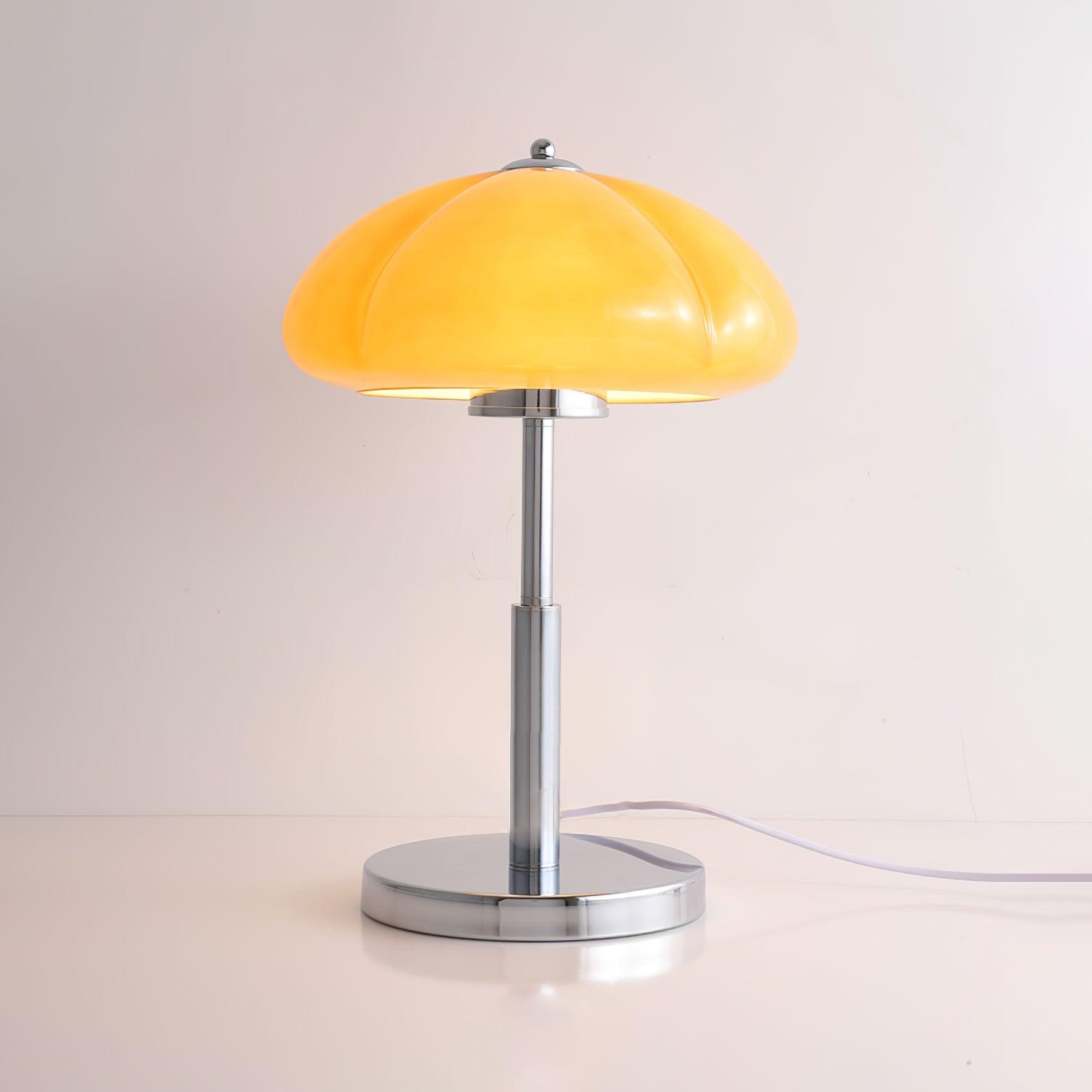 AmberLume Tischleuchte für eine geschmackvolle und luxuriöse Raumgestaltung.