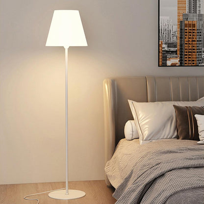 Ward - Minimalistische Stehleuchte mit modernem Design