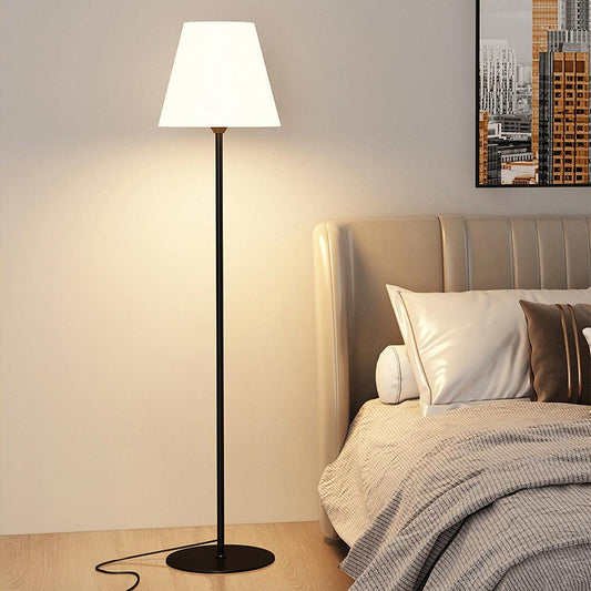 Ward - Minimalistische Stehleuchte mit modernem Design