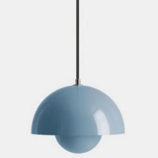 Hängeleuchte BrightAura, die modernes Design und warme Lichtstimmung bietet.