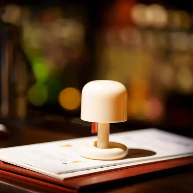 Stilvolle ZenLight Nachttischlampe mit modernem Design für Schlafzimmer und Wohnräume.