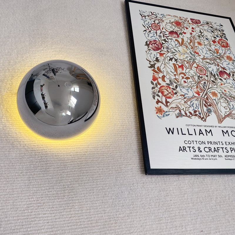 Elegante SphereLuxe Wandlampe – Für dezente und harmonische Lichtakzente.