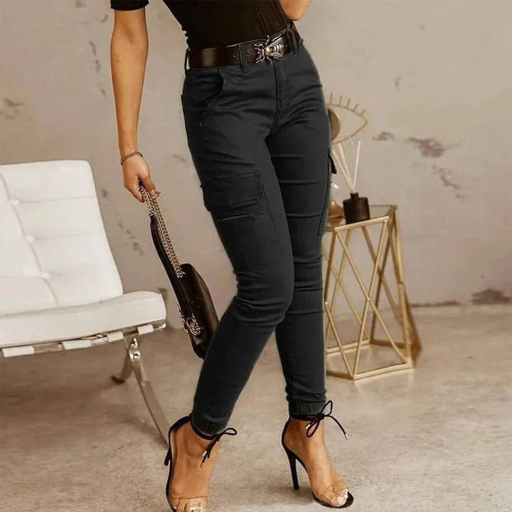 Stylische Cargo Jeans ideal für Freizeit, Arbeit oder Abendlooks.