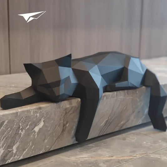 3D-Wanddekoration einer Katze im geometrischen Design.
