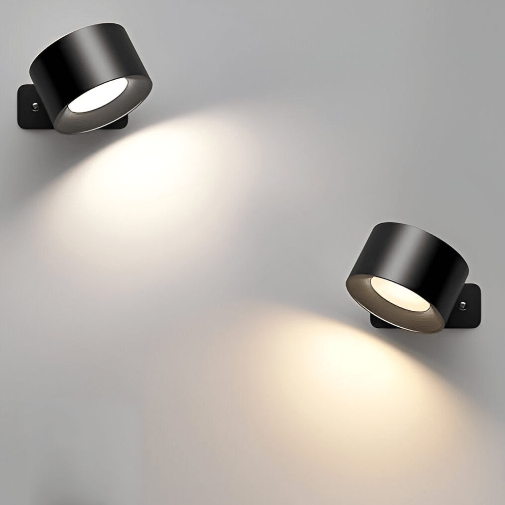 Zeitgemäße Wandbeleuchtung von SimpleGlow mit effizientem Lichtausfall.