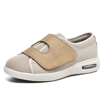 Orthopädische Schuhe mit rutschfester Sohle für sicheren Halt.