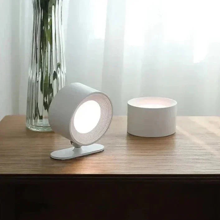 Minimalistische LED-Wandleuchte von SimpleGlow für ein elegantes Ambiente.