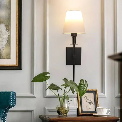 ClassicAmbiance Zeitlose Wandlampe – Perfekte Ergänzung für klassische Innenräume.