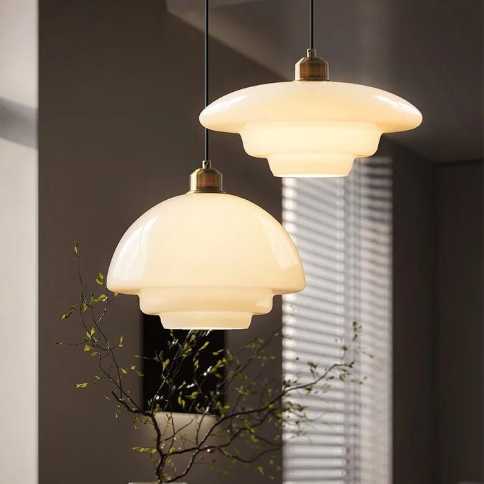 Minimalistische NordicGlow Pendelleuchte ideal für moderne Wohnräume.