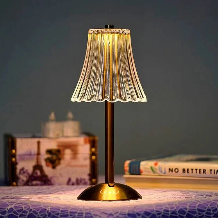 Pendelleuchte PureLight, die ein modernes und elegantes Design in Ihr Heim bringt.