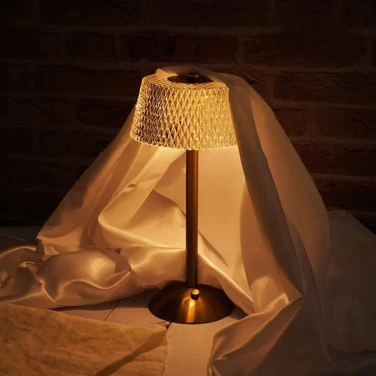 Zeitlose Eleganz in Ihrer Wohnung mit der PureLight Pendelleuchte.