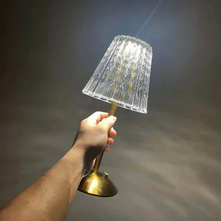 Schaffen Sie eine edle Atmosphäre mit der PureLight Pendelleuchte.