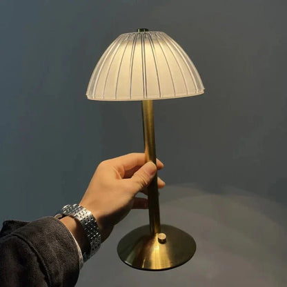 PureLight Pendelleuchte, die stilvolle Atmosphäre und zeitlose Eleganz vereint.