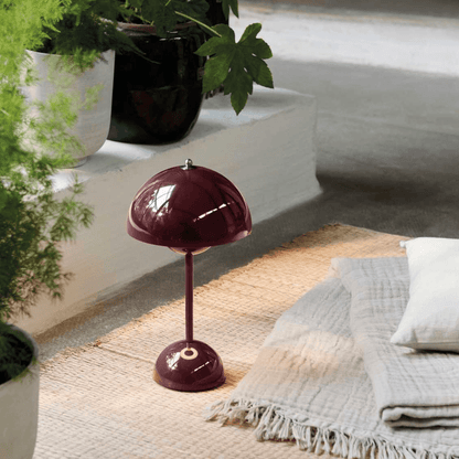 Fröhliche und lebendige ColorGlow Tischleuchte für jedes Interieur.